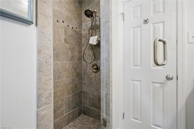 1 Hatteras LNDG, Hampton, VA 23669