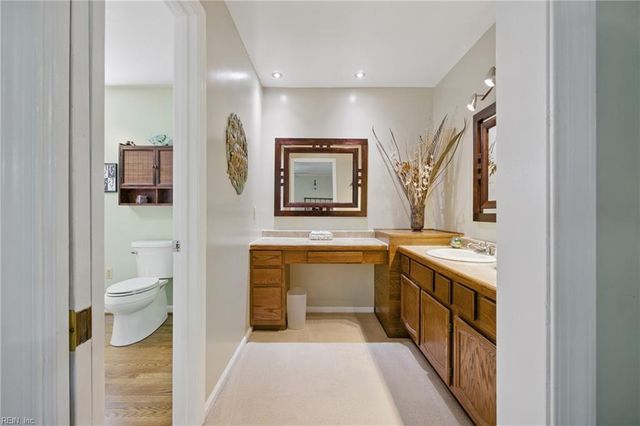 1 Hatteras LNDG, Hampton, VA 23669