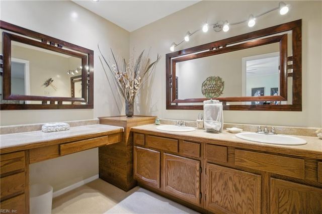 1 Hatteras LNDG, Hampton, VA 23669