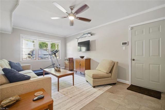 1 Hatteras LNDG, Hampton, VA 23669