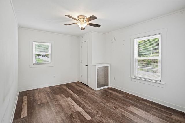 231 Coal Valley Rd, Jefferson Hills, PA 15025