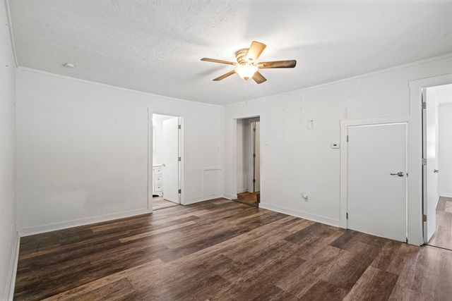 231 Coal Valley Rd, Jefferson Hills, PA 15025