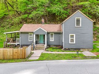 231 Coal Valley Rd, Jefferson Hills, PA 15025