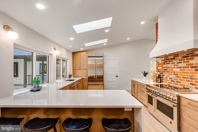 108 INTERPROMONTORY RD, Great Falls, VA 22066