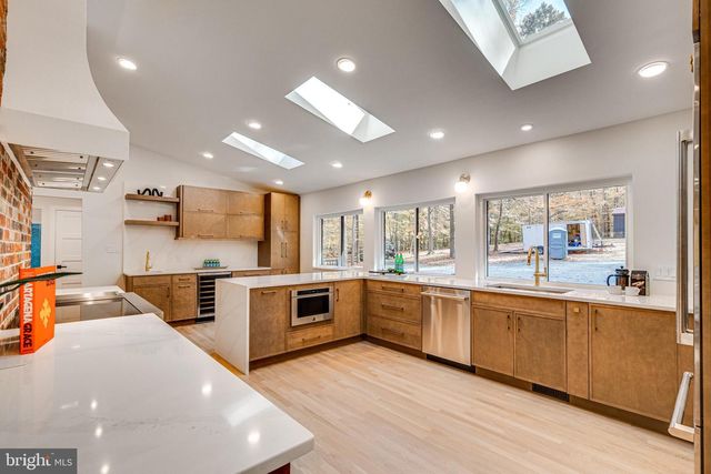 108 INTERPROMONTORY RD, Great Falls, VA 22066