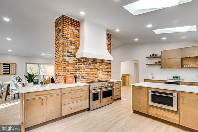 108 INTERPROMONTORY RD, Great Falls, VA 22066