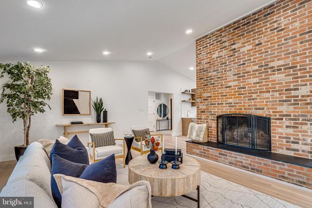 108 INTERPROMONTORY RD, Great Falls, VA 22066