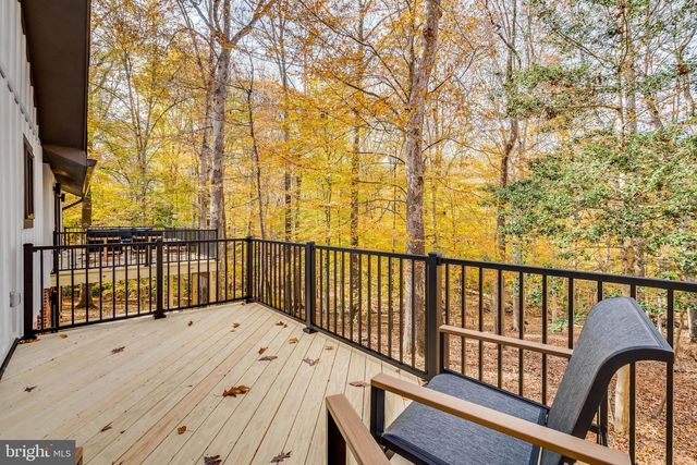 108 INTERPROMONTORY RD, Great Falls, VA 22066