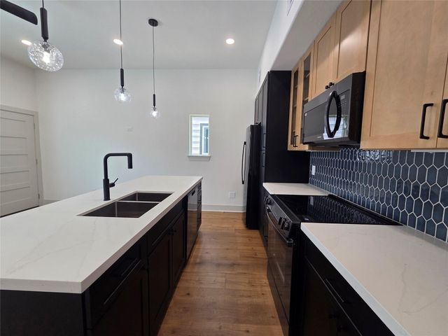 9821 Turnbow Street A, Houston, TX 77029