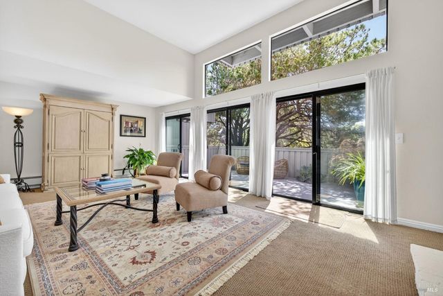 37 Greenside Way, San Rafael, CA 94901