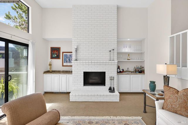 37 Greenside Way, San Rafael, CA 94901