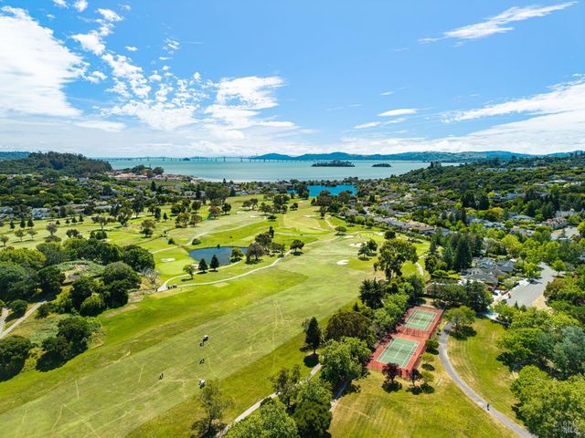 37 Greenside Way, San Rafael, CA 94901