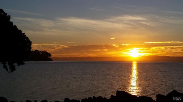 37 Greenside Way, San Rafael, CA 94901