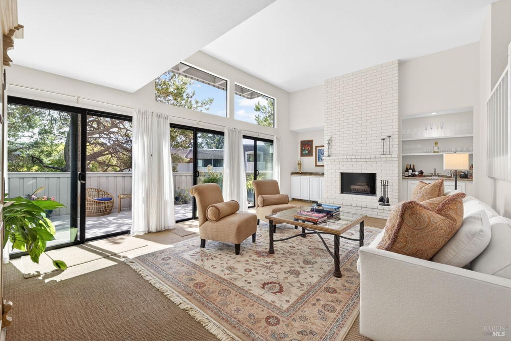 37 Greenside Way, San Rafael, CA 94901