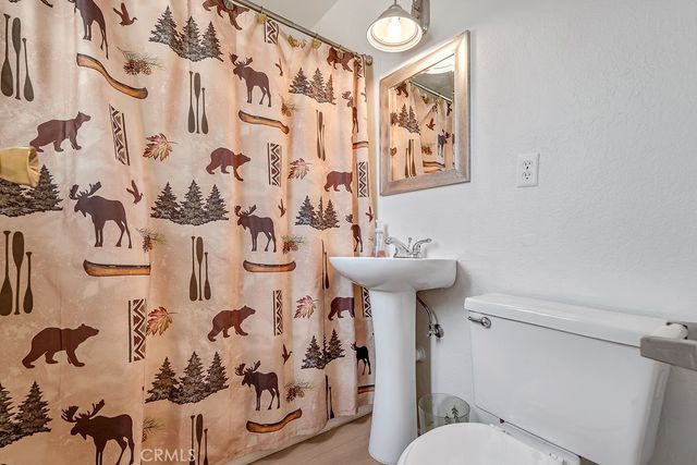 523 Wabash Lane, Sugarloaf, CA 92386