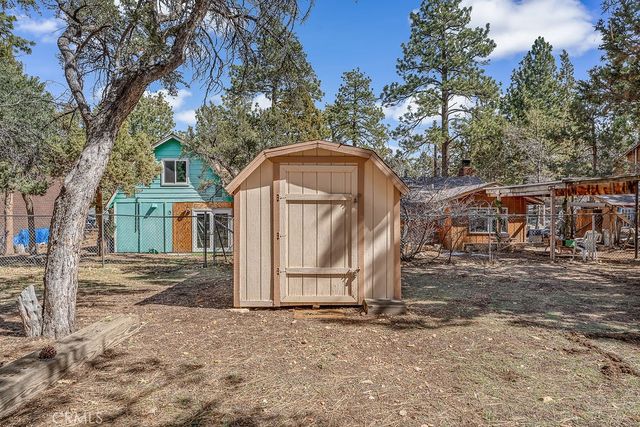 523 Wabash Lane, Sugarloaf, CA 92386