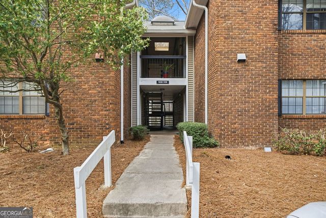 112 Barrington Hills Drive, Atlanta, GA 30350