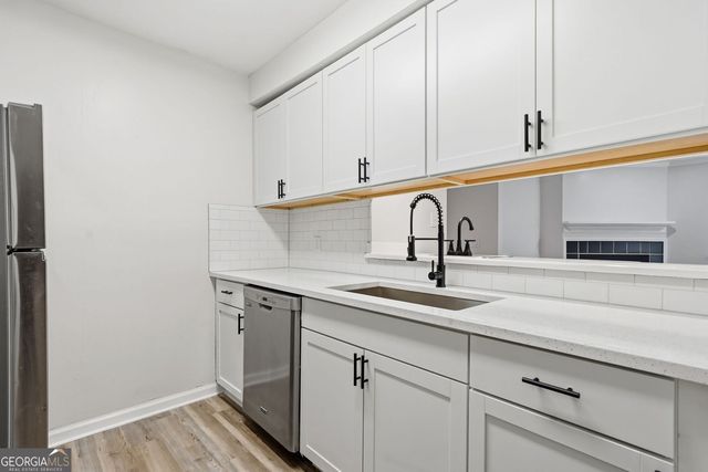 112 Barrington Hills Drive, Atlanta, GA 30350