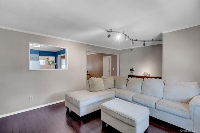 100 Lincoln Drive, Mastic Beach, NY 11951