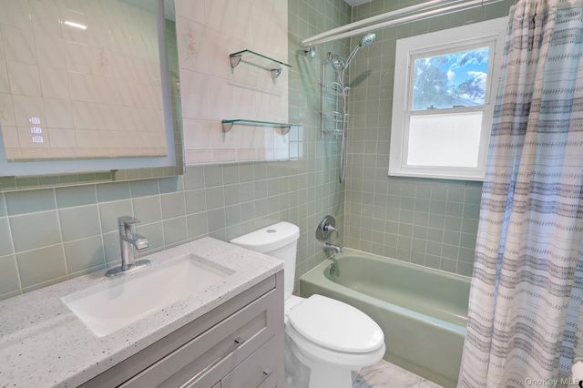 100 Lincoln Drive, Mastic Beach, NY 11951