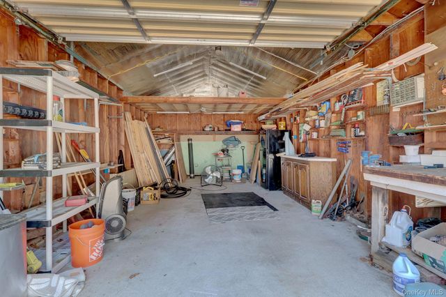 100 Lincoln Drive, Mastic Beach, NY 11951