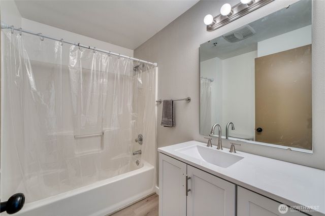 3939 10th Street SE #D2, Puyallup, WA 98374
