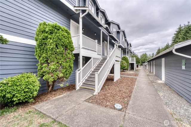 3939 10th Street SE #D2, Puyallup, WA 98374