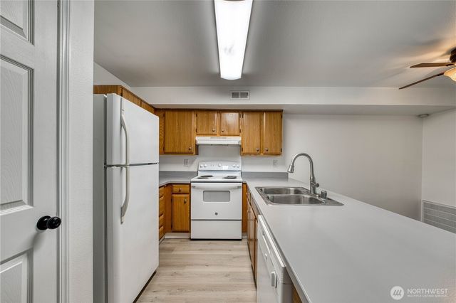 3939 10th Street SE #D2, Puyallup, WA 98374