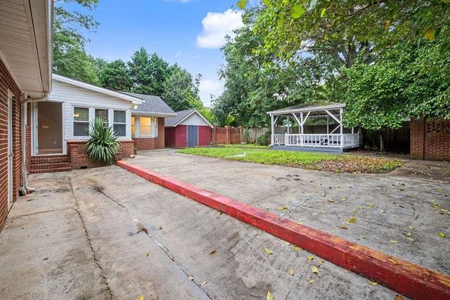 413 Old Newnan Road, Carrollton, GA 30117