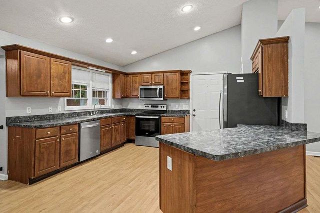 413 Old Newnan Road, Carrollton, GA 30117