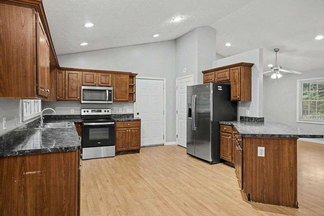 413 Old Newnan Road, Carrollton, GA 30117