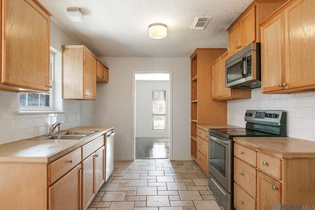 16711 Patton Ave, Baton Rouge, LA 70816