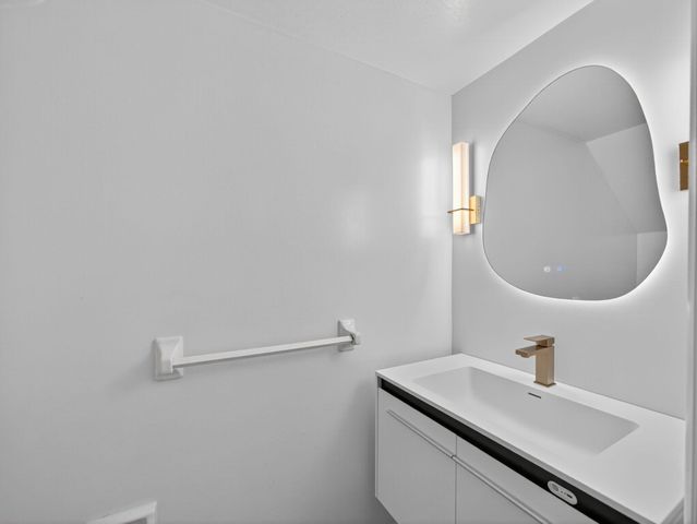 1002 Shorewinds Drive B, Fort Pierce, FL 34949