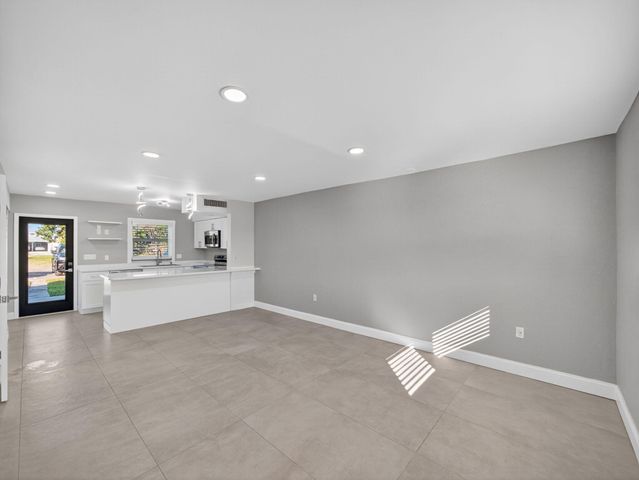 1002 Shorewinds Drive B, Fort Pierce, FL 34949