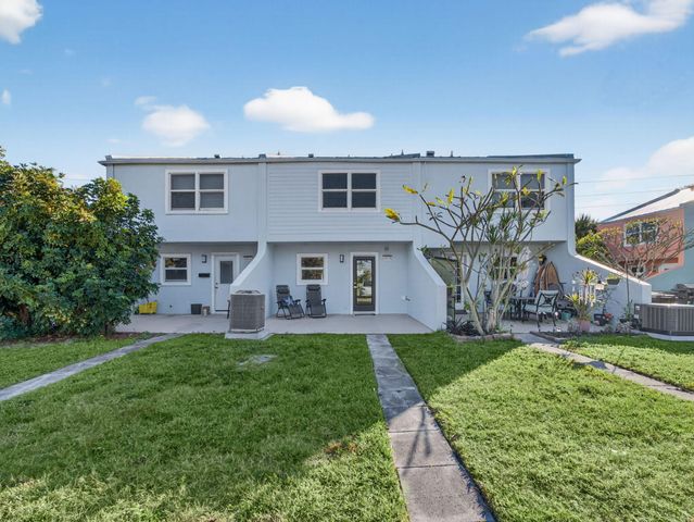 1002 Shorewinds Drive B, Fort Pierce, FL 34949