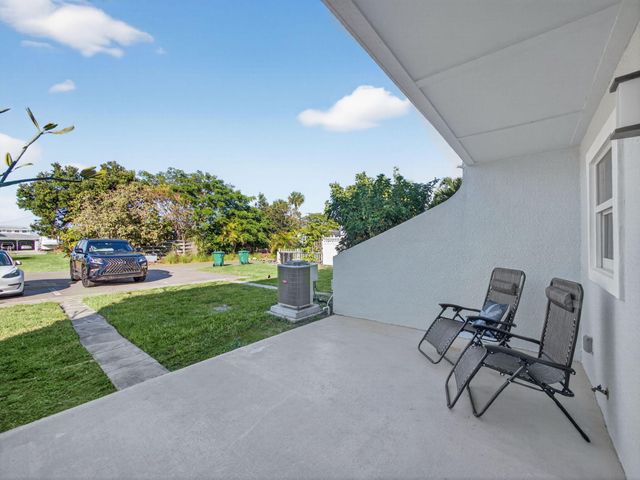 1002 Shorewinds Drive B, Fort Pierce, FL 34949