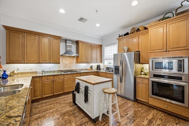114 E DAVIS BOULEVARD 8, Tampa, FL 33606