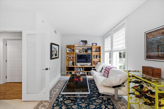 114 E DAVIS BOULEVARD 8, Tampa, FL 33606
