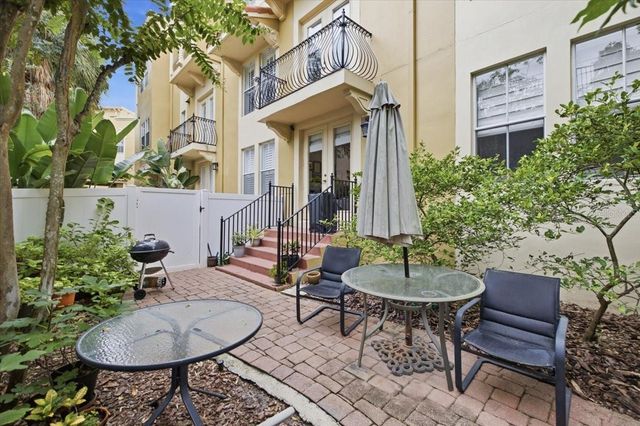 114 E DAVIS BOULEVARD 8, Tampa, FL 33606