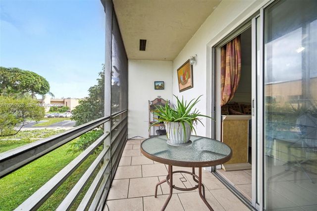9101 Sunrise Lakes Boulevard 218, Sunrise, FL 33322