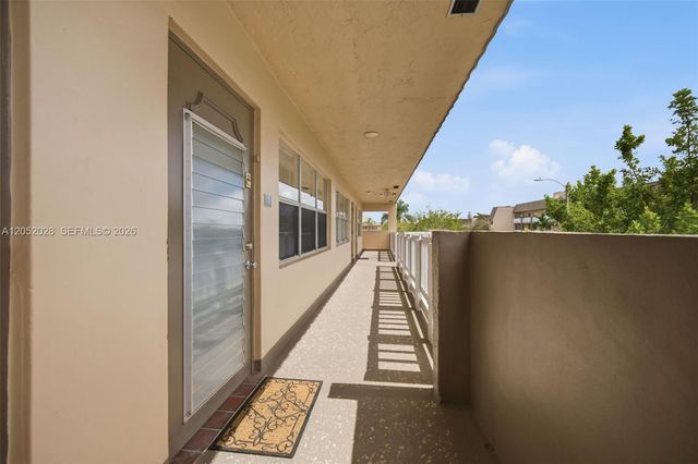 9101 Sunrise Lakes Boulevard 218, Sunrise, FL 33322