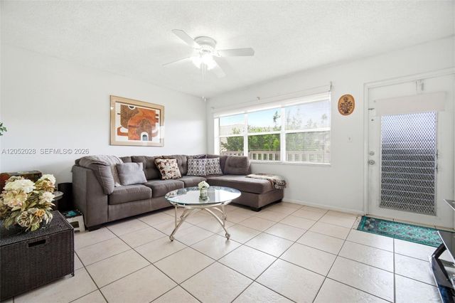 9101 Sunrise Lakes Boulevard 218, Sunrise, FL 33322