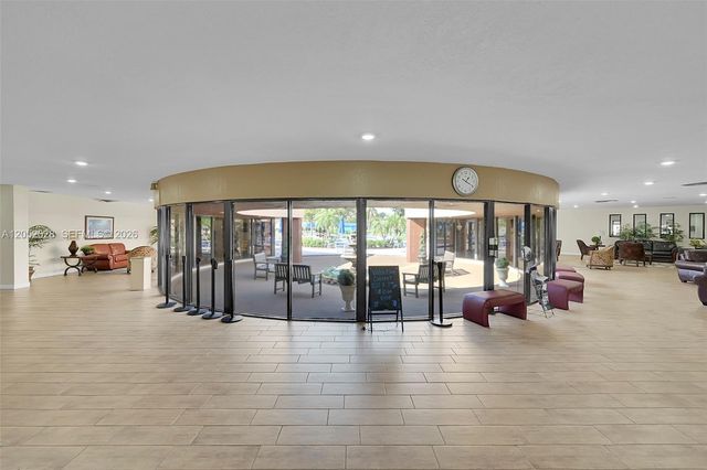9101 Sunrise Lakes Boulevard 218, Sunrise, FL 33322