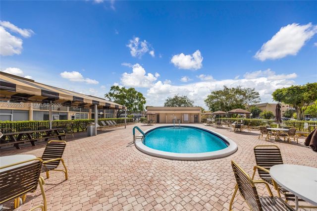 9101 Sunrise Lakes Boulevard 218, Sunrise, FL 33322