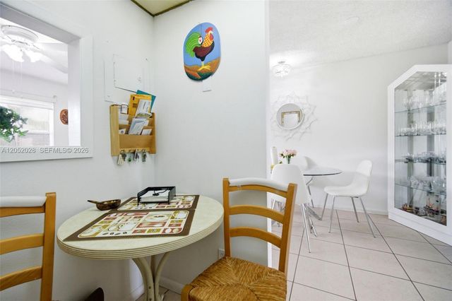 9101 Sunrise Lakes Boulevard 218, Sunrise, FL 33322