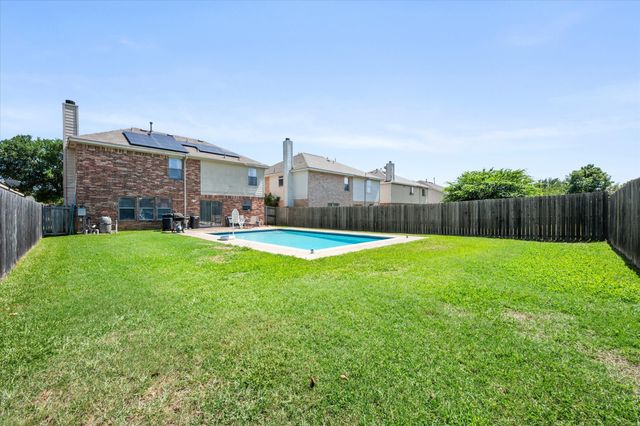 2848 Grandview Drive, Grand Prairie, TX 75052