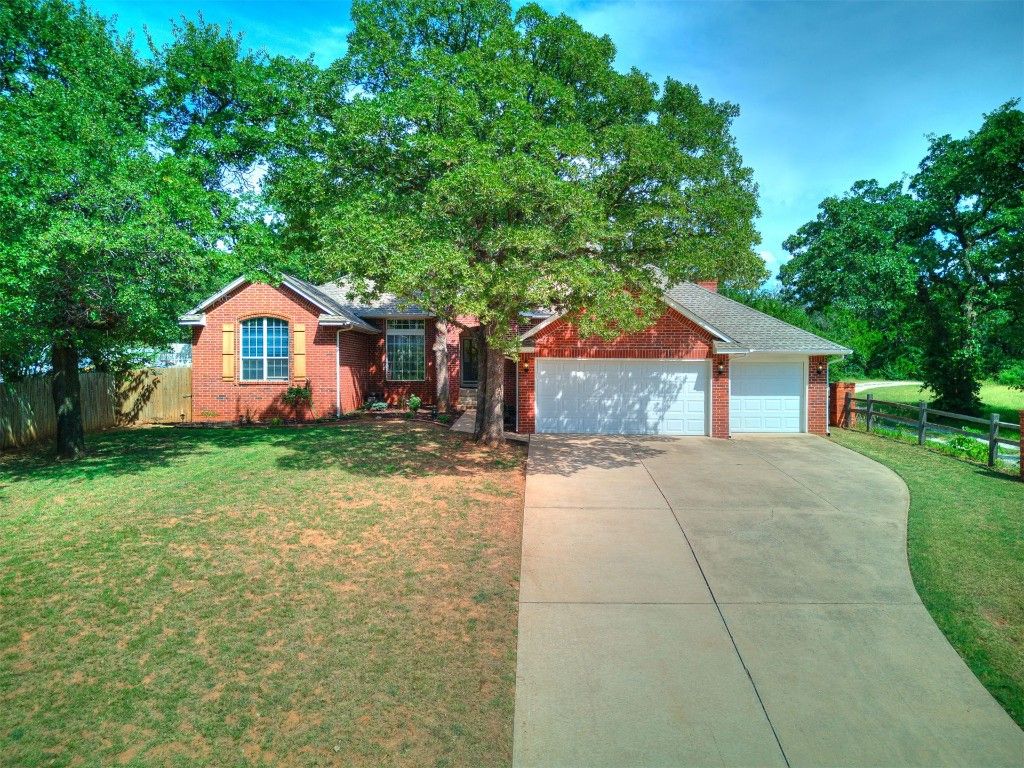 1008 North Creek Drive, Edmond, OK 73034