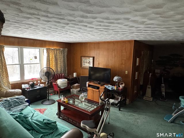 9 Oakridge Drive, Ledyard, CT 06335