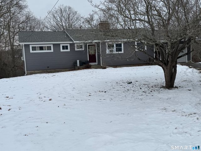 9 Oakridge Drive, Ledyard, CT 06335