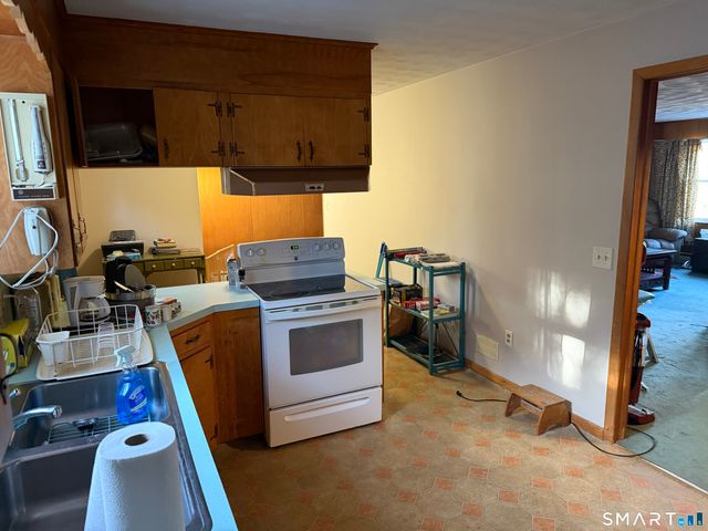 9 Oakridge Drive, Ledyard, CT 06335